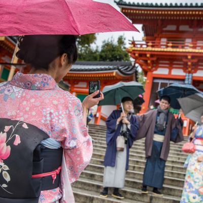 Epic Japan: Speed Trains & Street Food